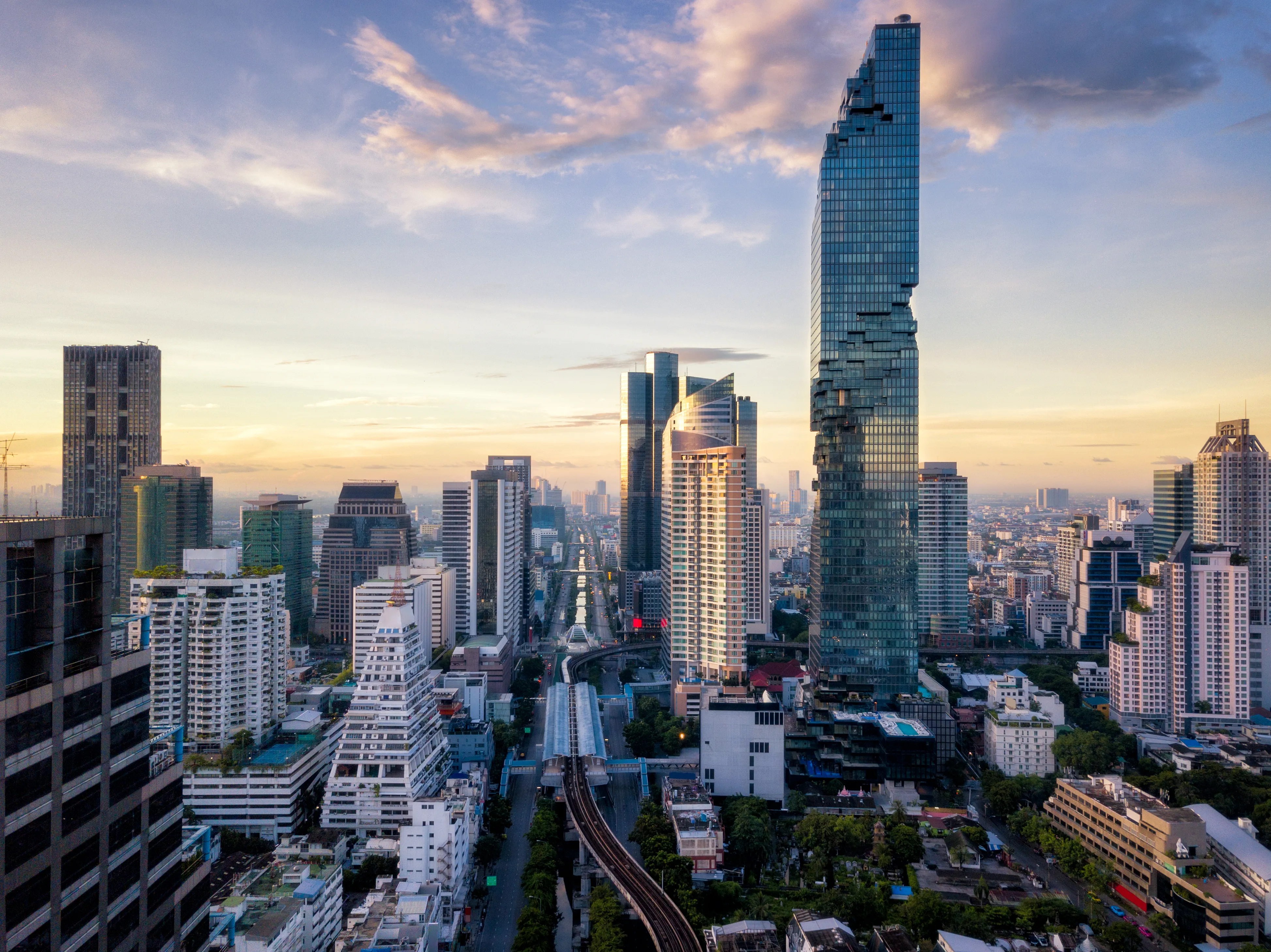 SEA LIFE Bangkok + Mahanakhon Bundle