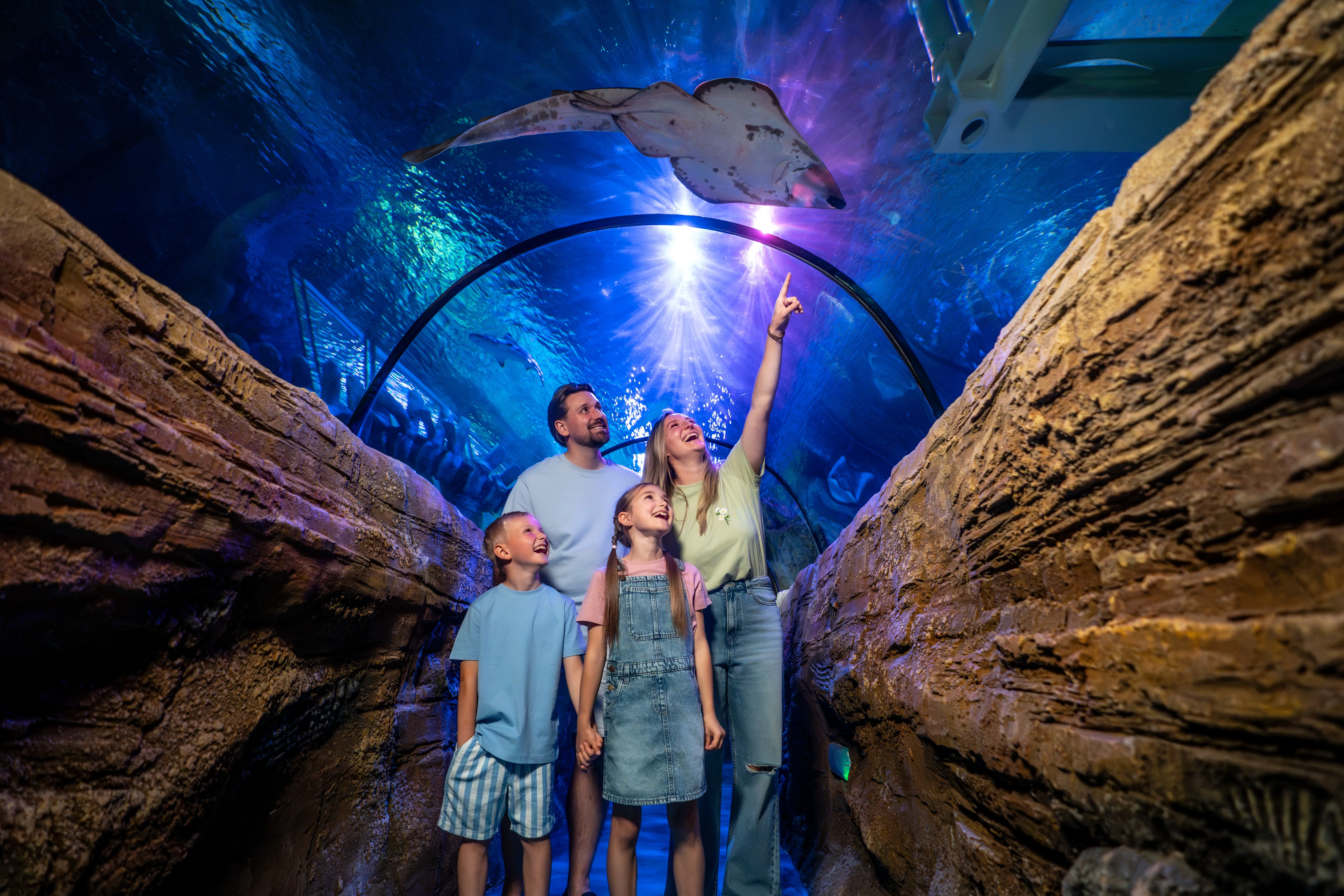 Ocean Tunnel Lifestyle (5)