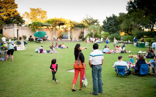 Guests having a picnic at Dallas Arboretum and Botanical Garden
