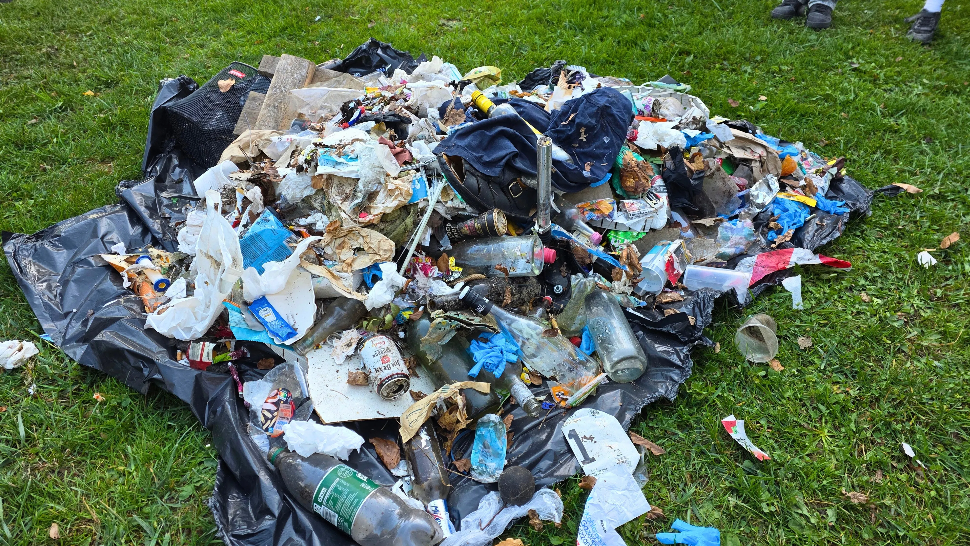 Erschreckende Bilanz 49 Kilogramm Müll Wurden Beim Clean Up Am Hörnle Gesammelt