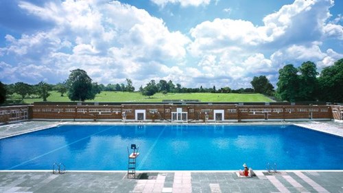 image of Brockwell lido from visitlondon.com