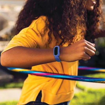 Fitbit Ace 3 Lifestyle Cosmic Blue Backyard Hula Hoop 090