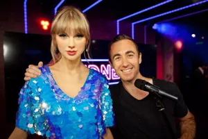 Taylor Swift With Guest