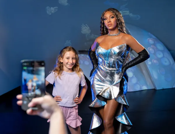 Beyonce With Guest School Holidays 800X590