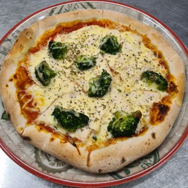 Pizza Mit Hähnchenfleisch Brokkoli Und Hollandaise