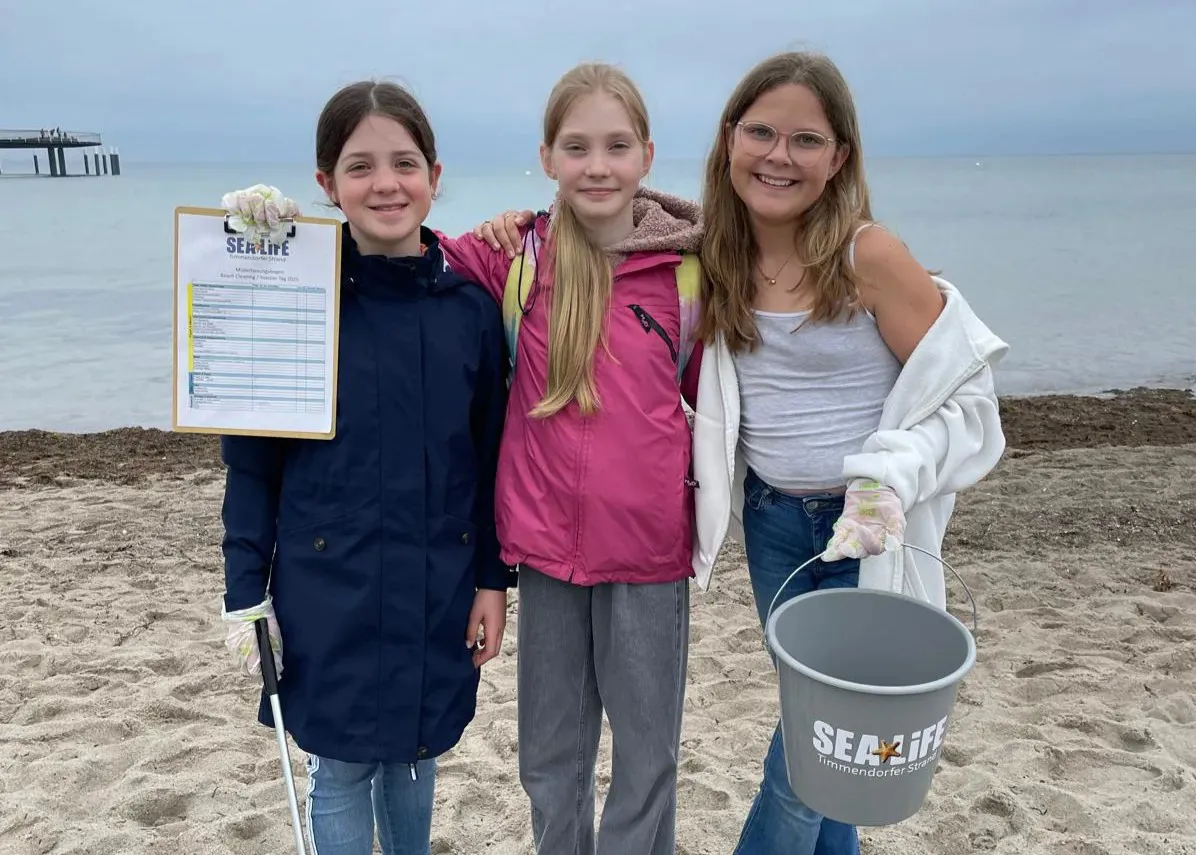 Kinder Am Strand Sozialer Tag 2025